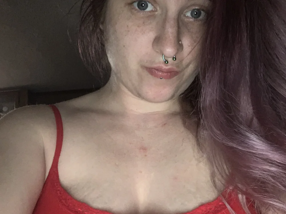 YoungMommy04's Offline XXX Chat