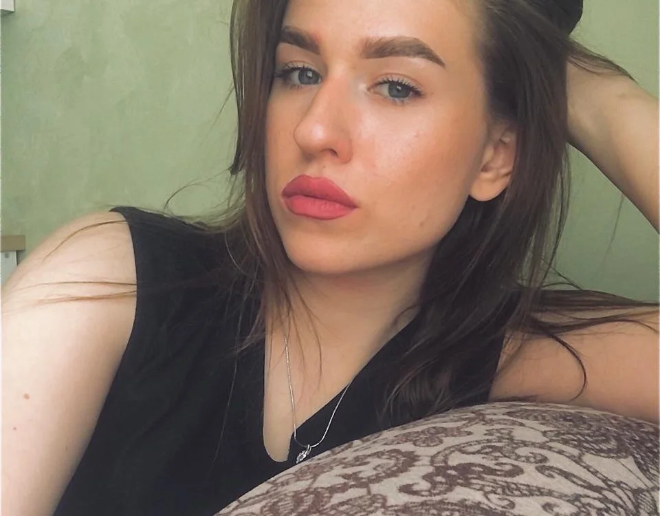Kelly_Bush's Offline XXX Chat