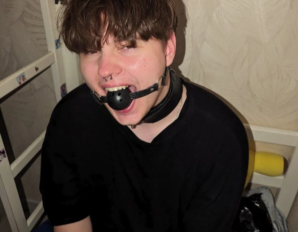 Sw33tie_Tom offline chatrum
