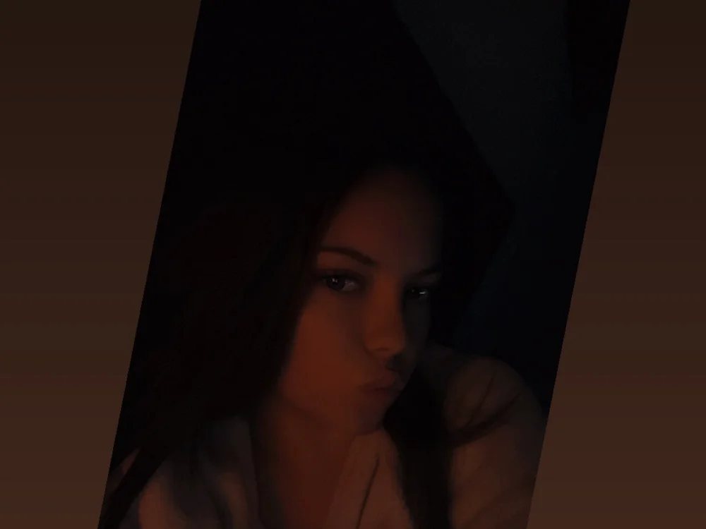 Engilshgirly26's most recent online preview