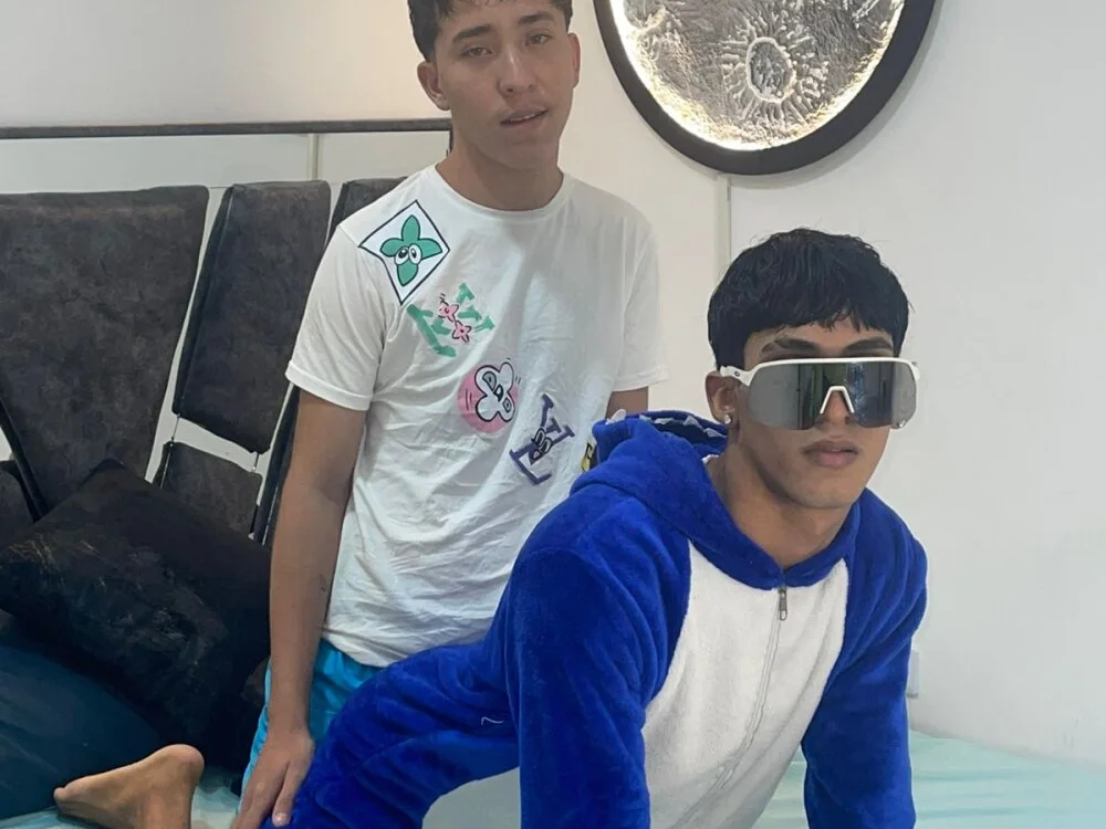 GREAT_GUYS_HOT's Offline XXX Chat