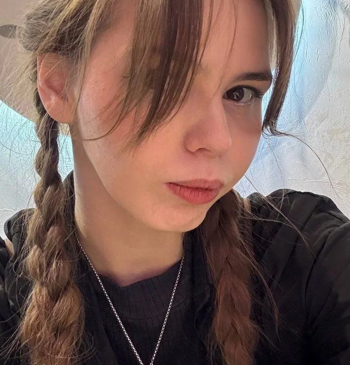 Misandeyaa's Offline Chat Room