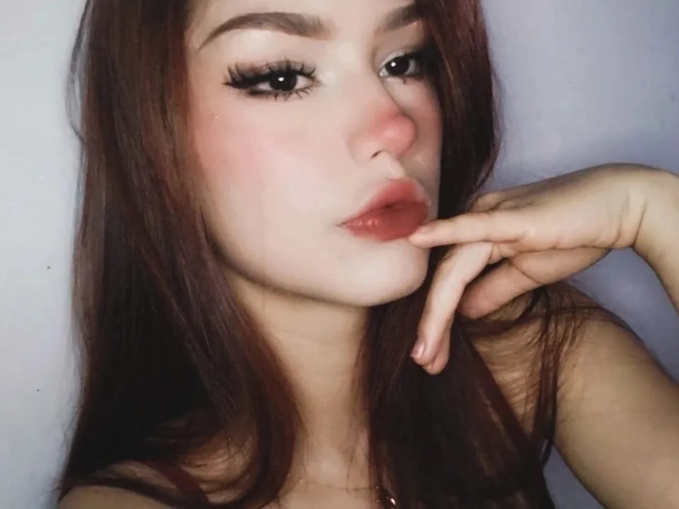 Luna_Tylor22's Offline XXX Chat