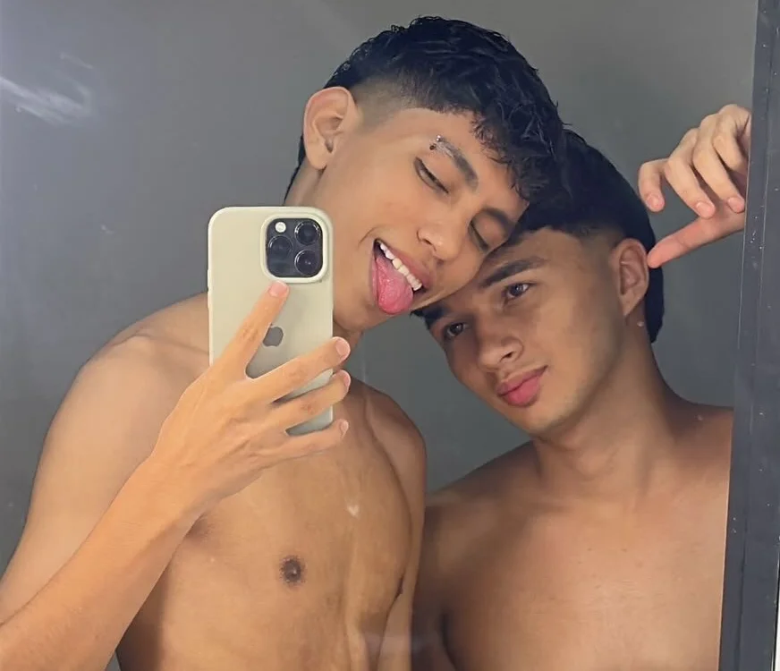 BABYYcouple offline chatrum