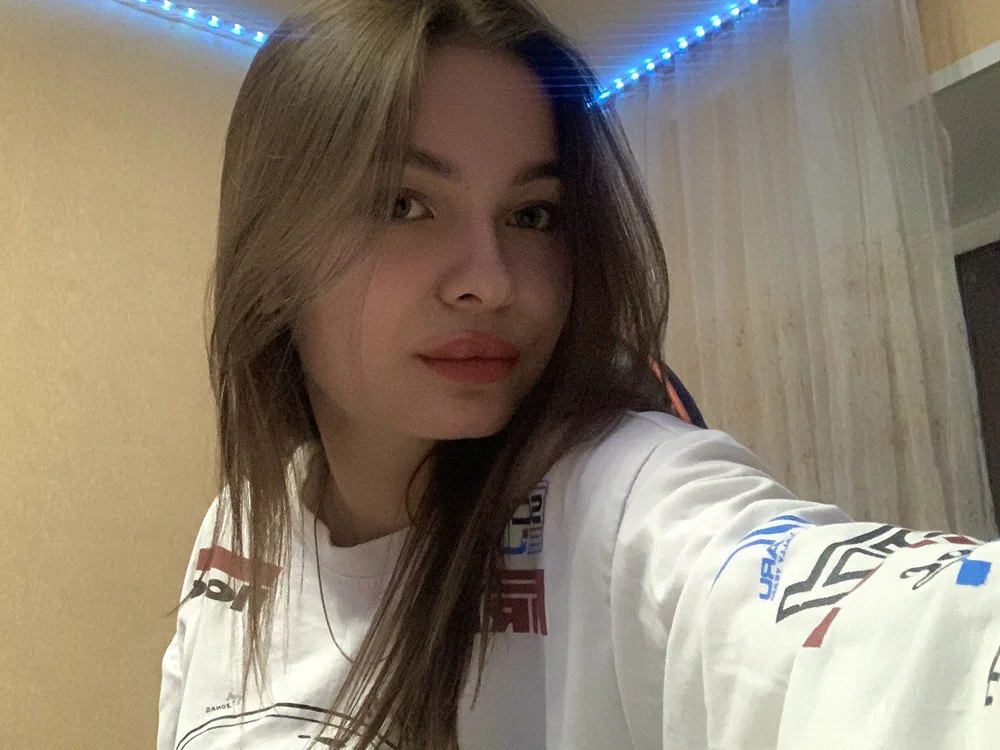 Lara_meow offline chatrum