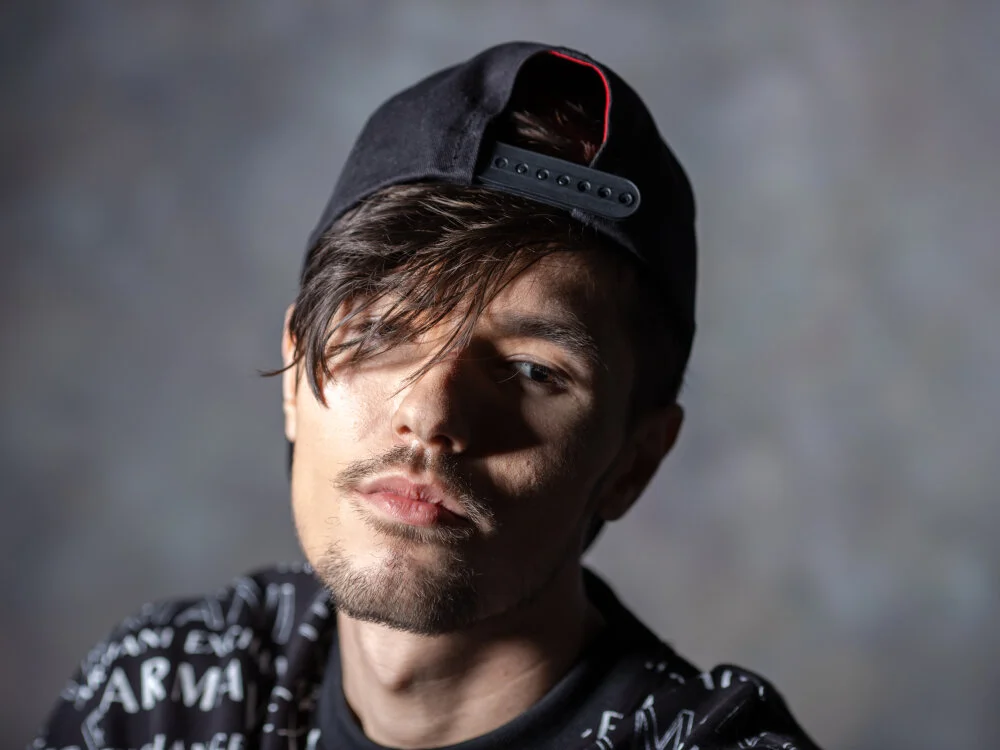 awesomejustin Adlı Modelin Çevrimdışı XXX Sohbeti