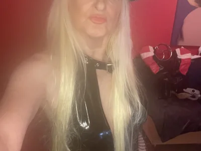 SExyHotMilfTascha profile