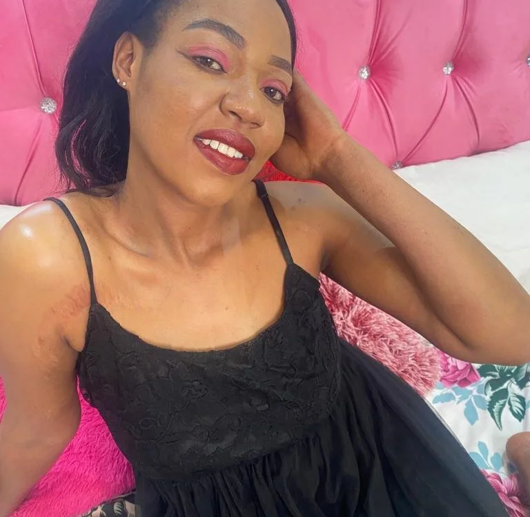 WhitneyBrownxx's Offline XXX Chat