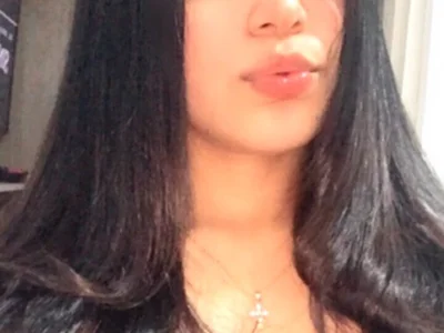 Karoll_Holmes_ - Girl 
