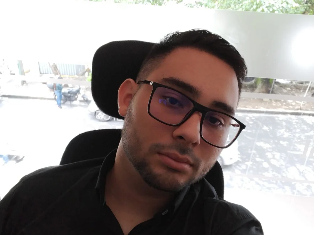 Alex2342fd's Offline Chat Room