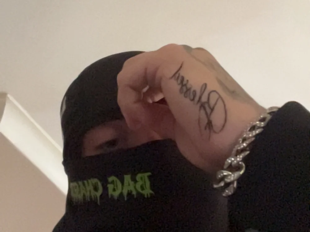 newma420 offline XXX-chat
