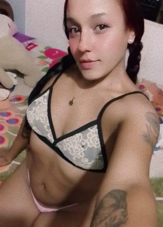 emiilyy_smith's Offline XXX Chat