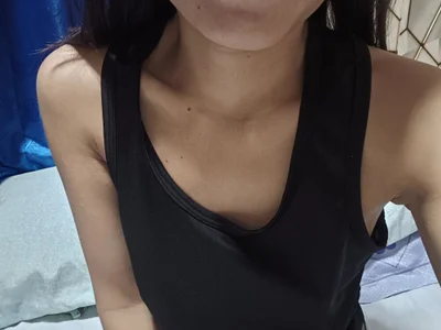 Nika_hot10 on StripChat