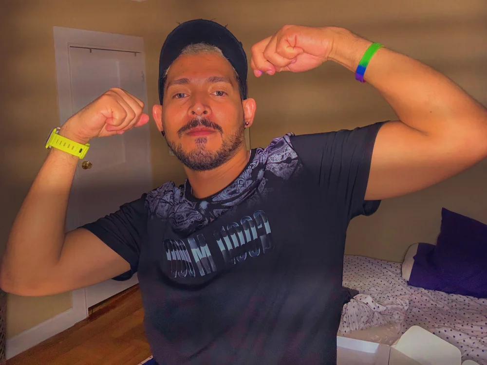 Jota74la's Offline Chat Room