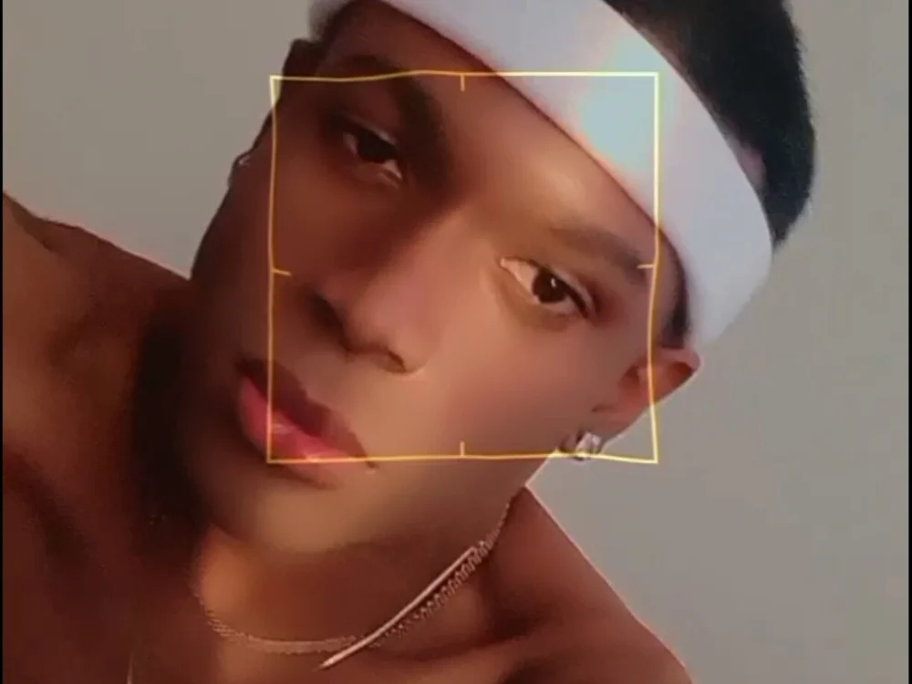 1m_yeidy's Offline XXX Chat