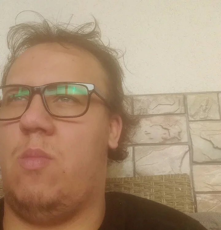 SuntTare7's Offline Chat Room