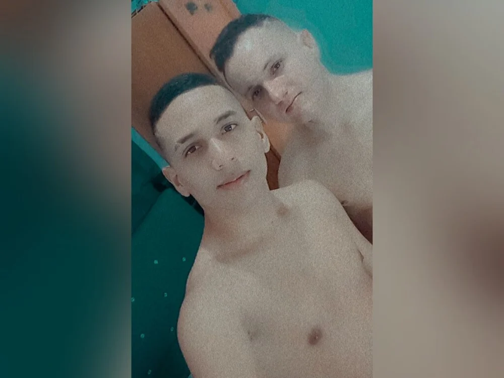 Explosive_couple_gay's Offline XXX Chat