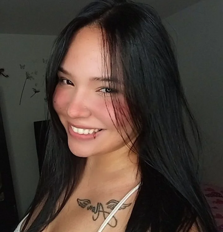 Alaya_velez's most recent online preview