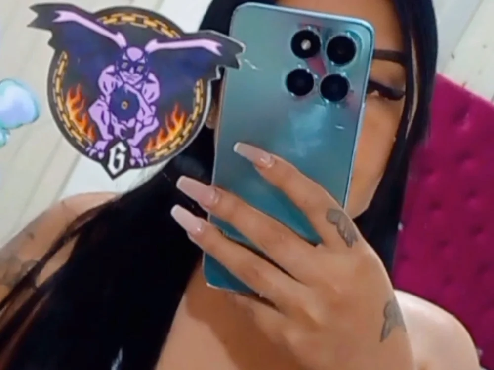 Rubybaby_Gold's Offline Chat Room