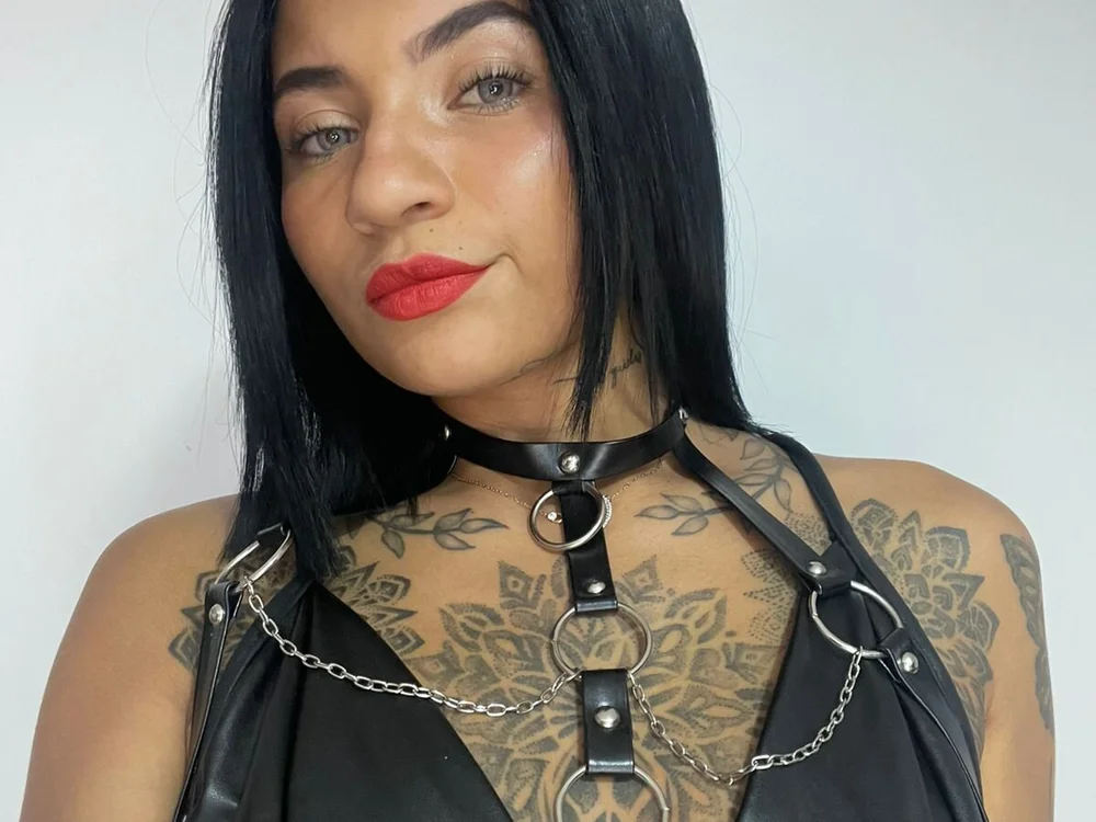 sarah_curtis' Offline XXX Chat
