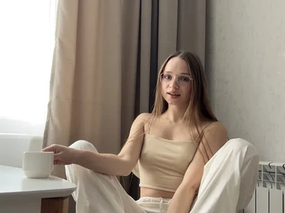 AmyYammy Female Twerkwhite Free Cam Strip