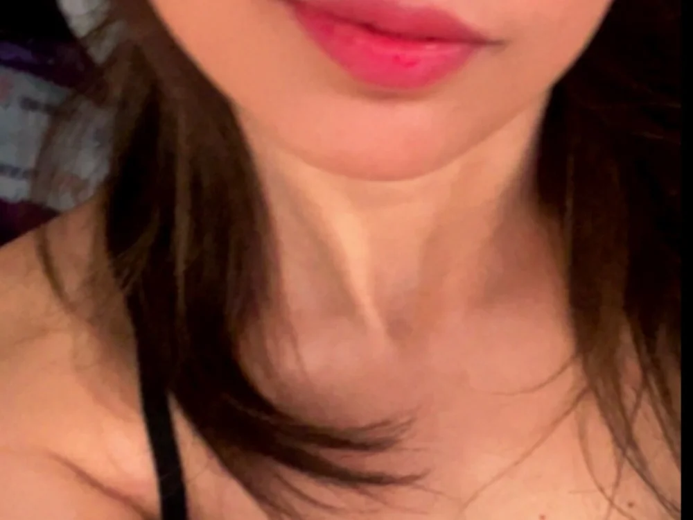 ItsLyra Adlı Modelin Çevrimdışı XXX Sohbeti