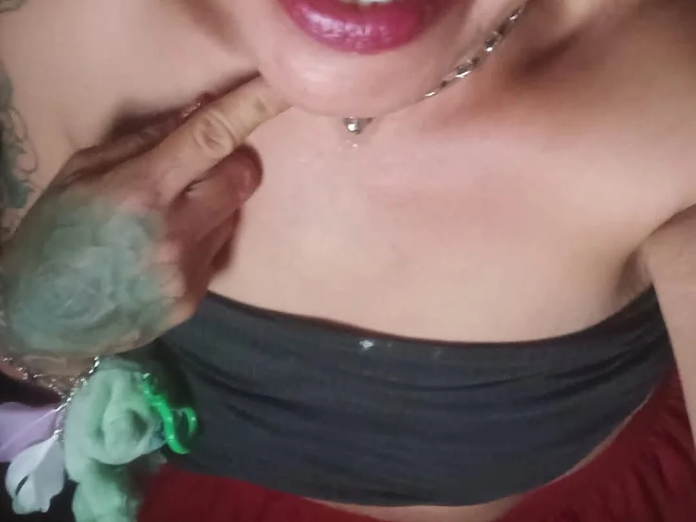 Kittenmeow143's Offline XXX Chat