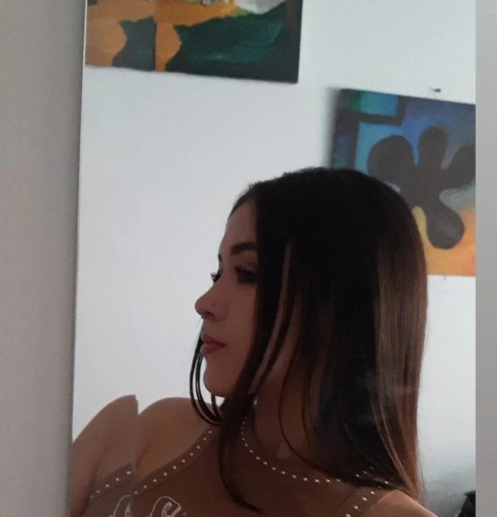 Katalyra_tay's Offline XXX Chat