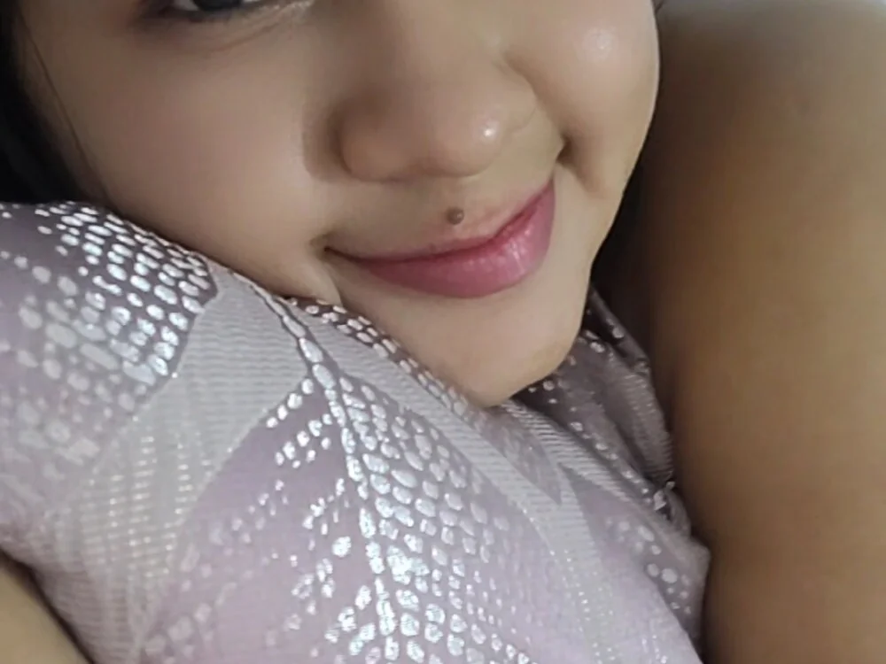 indiannakedgirl's Offline XXX Chat