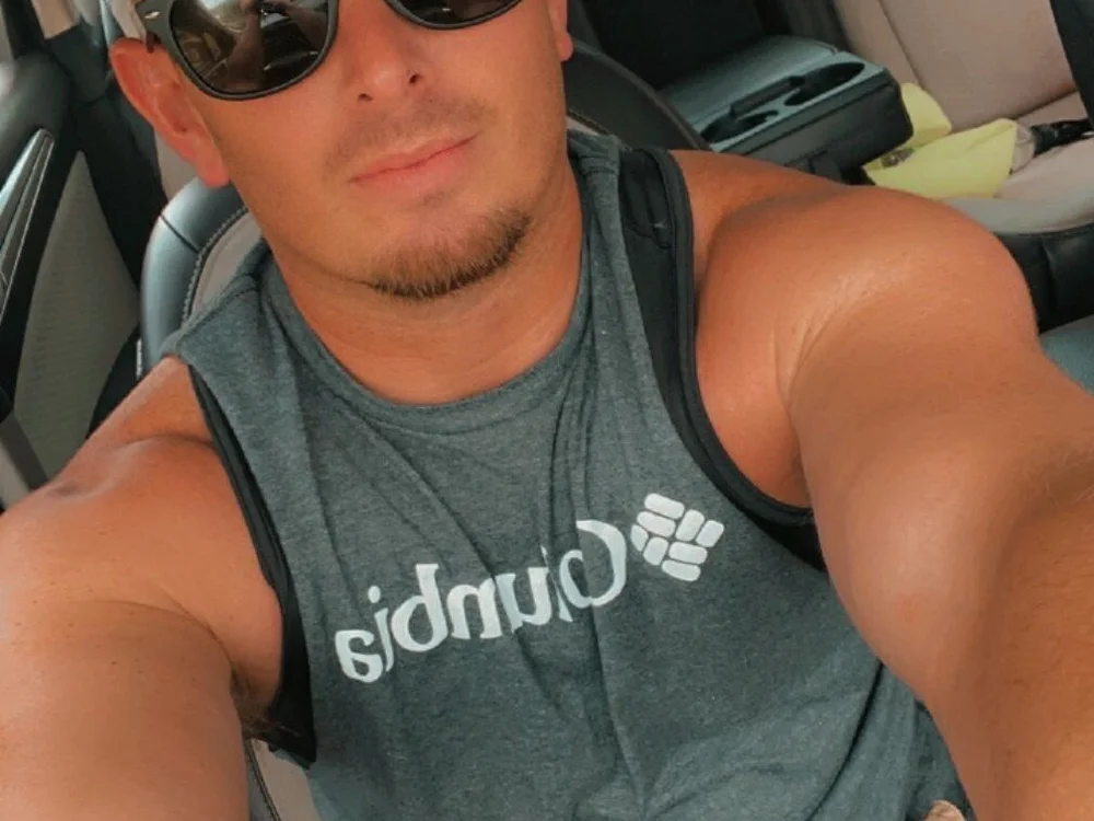 Trey4512 অফলাইন XXX চ্যাট