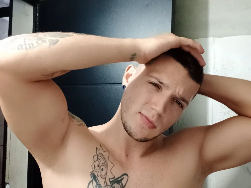 Eljuanoo's Offline Chat Room