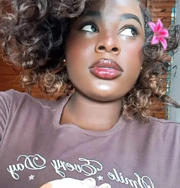 AdeleBrown7 offline chatrum