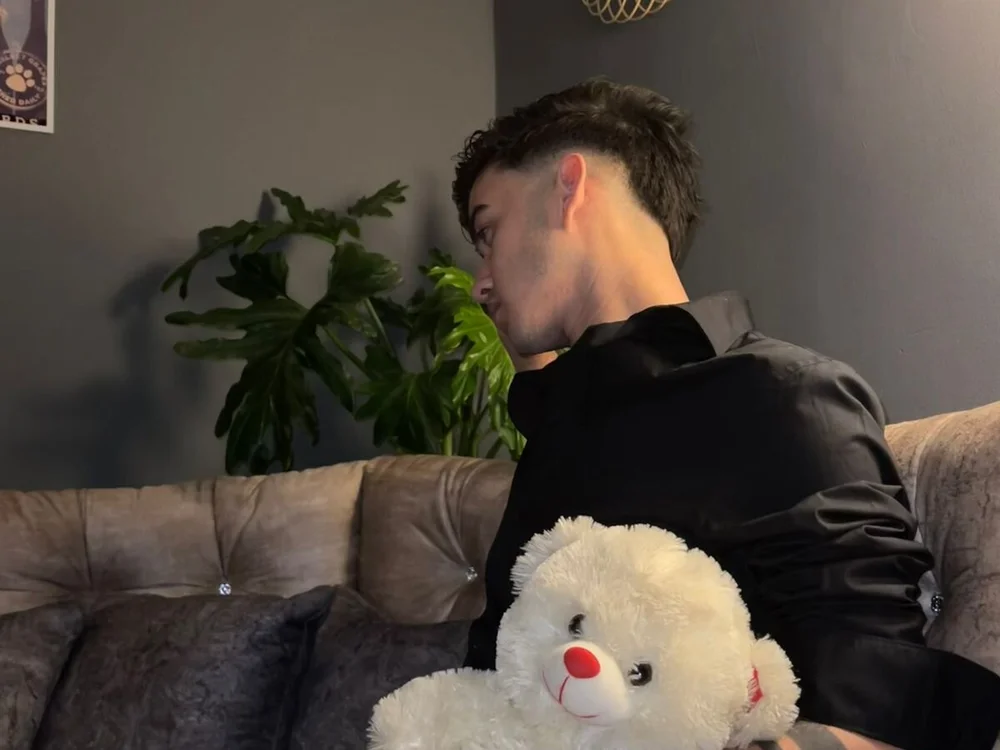 Feiccer_Castquer Offline XXX-chat