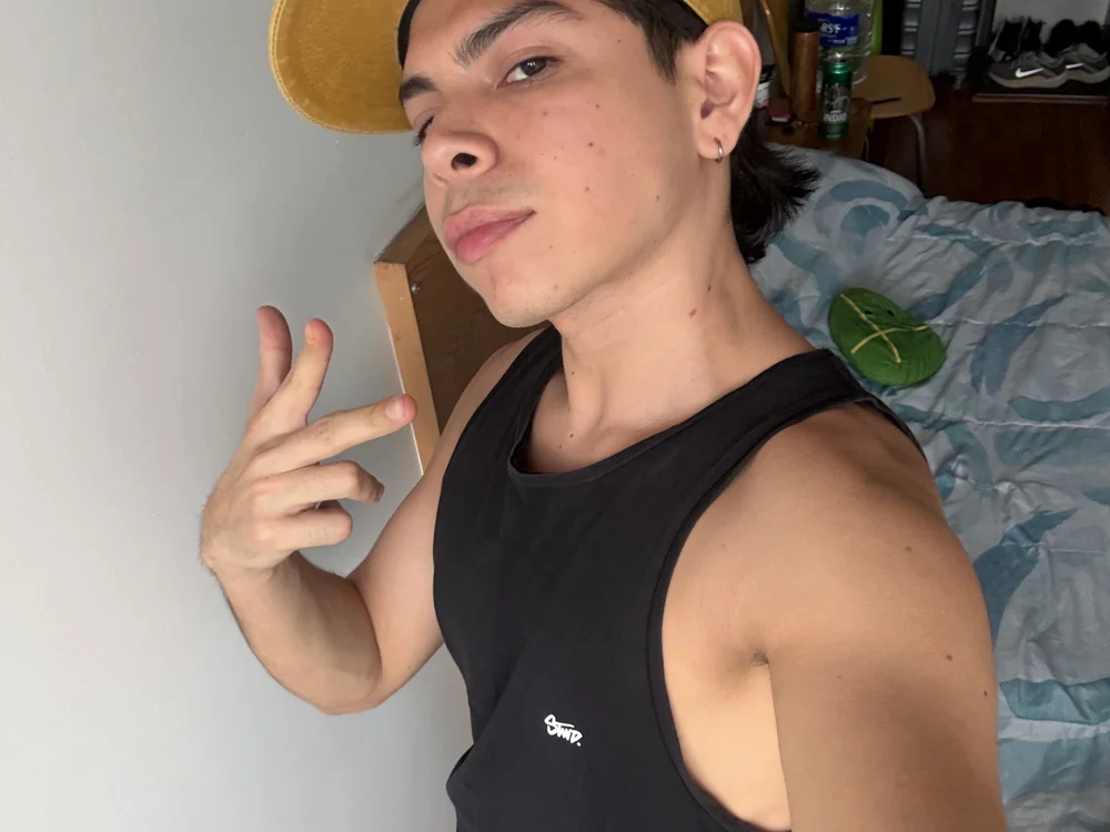 pollotwinkhot cover photo