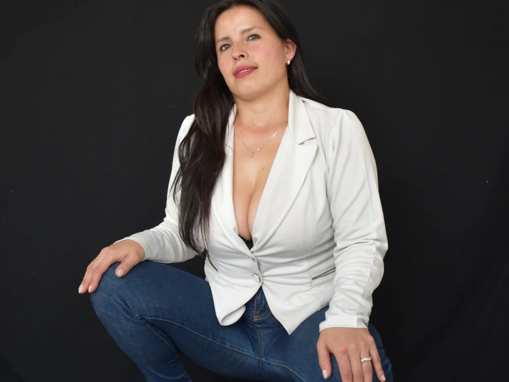 دردشة katherine_blair الجنسية دون اتصال