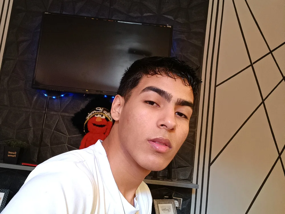 Diegobaby-18 offline XXX-chat