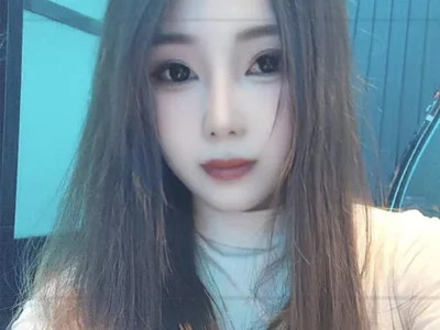 Doudou-777 Female Mobile Porn Cam