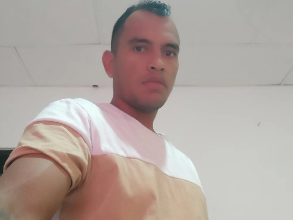 Morenito_05 offline chatrum