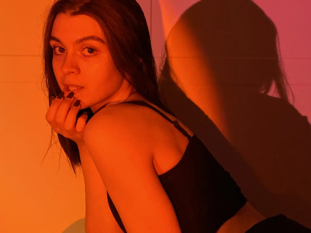 HaileyLU_'s Offline Chat Room