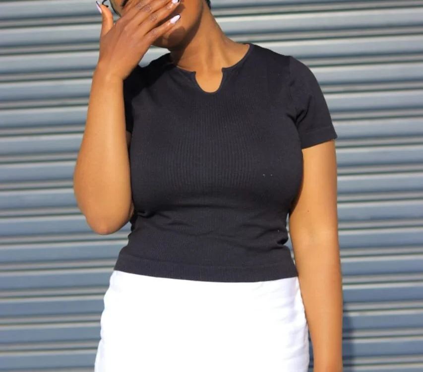 mellabellatinder cover photo
