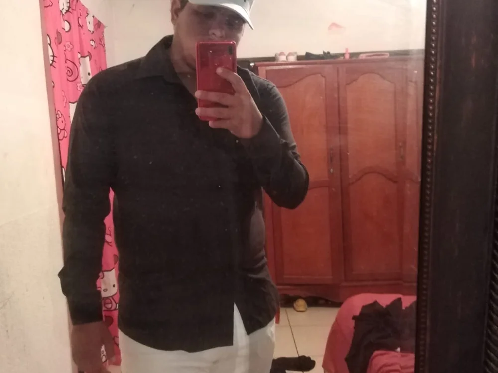 Maniako200 অফলাইন XXX চ্যাট