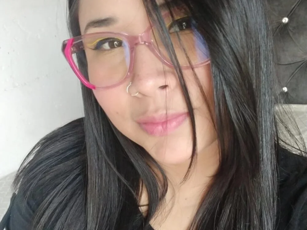 ivonny_Li's Offline XXX Chat