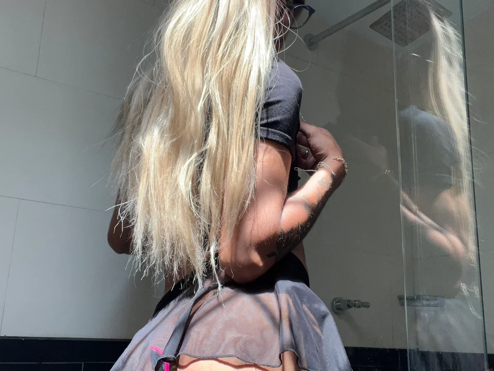 miss_tatiana_'s Offline XXX Chat
