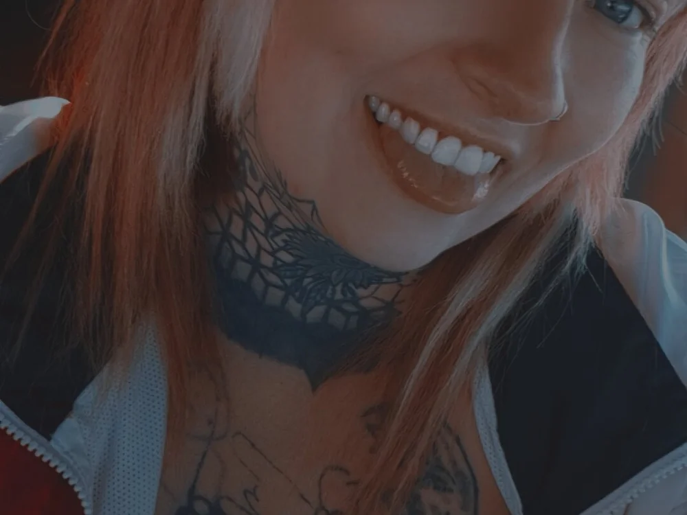Inkaddict00's Offline Chat Room