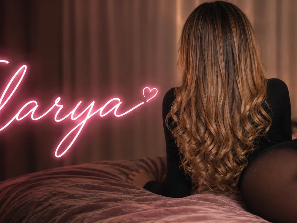 Elarya's Offline XXX Chat