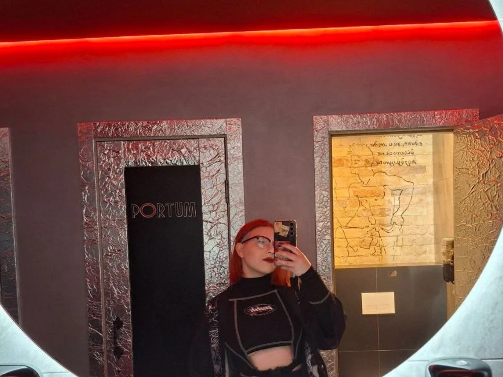 FoxPlayXX's Offline XXX Chat