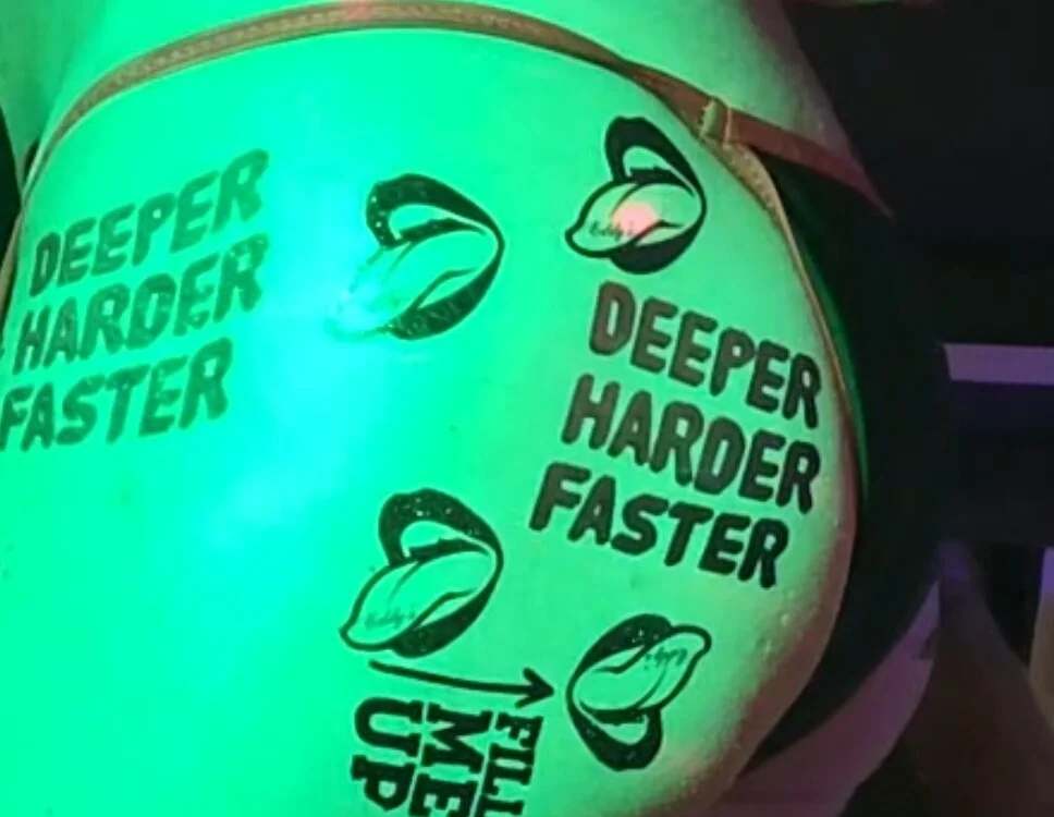 Sweat_as_Candy 離線 XXX 聊天