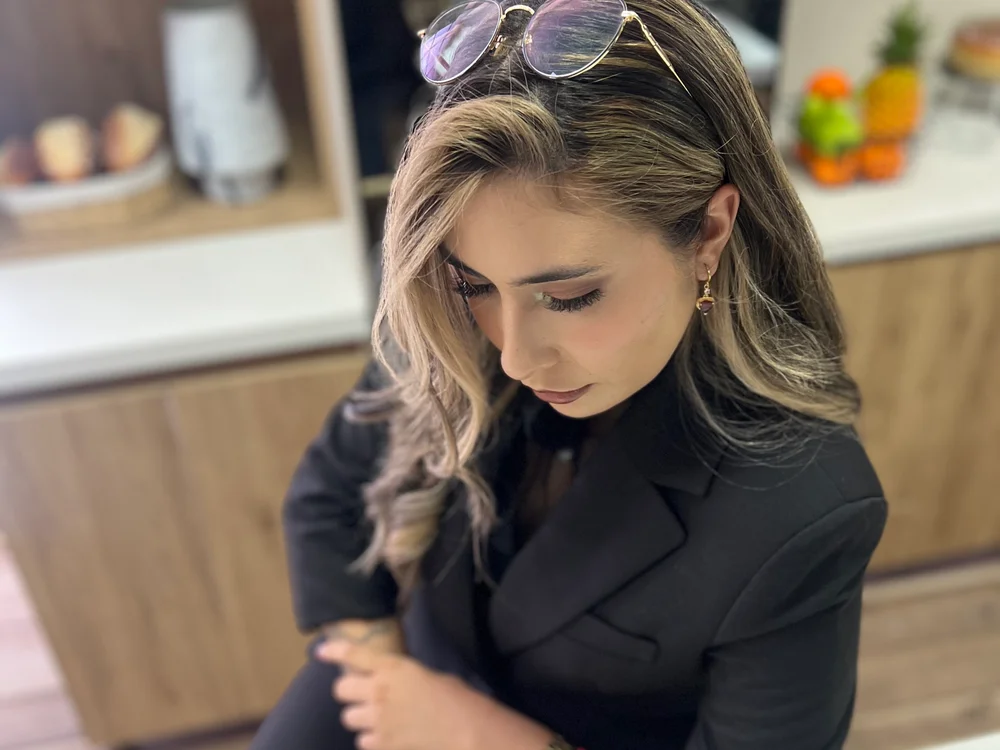 nini_love01's Offline XXX Chat