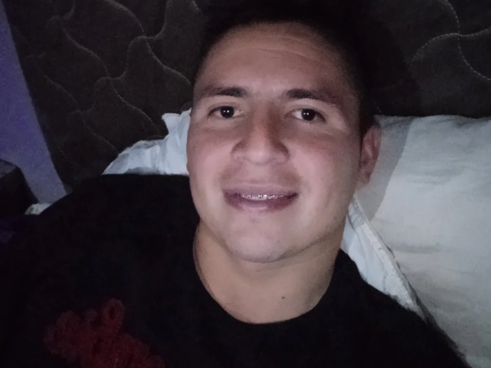 Ronald27's Offline Chat Room