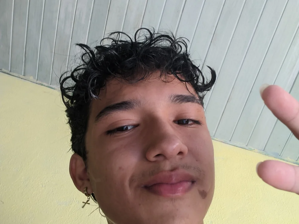 Alleee77's Offline Chat Room